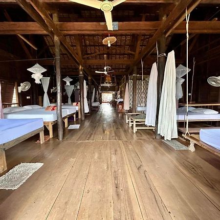 St 63 Home Stay & Tour Kampong Khleang Exterior photo