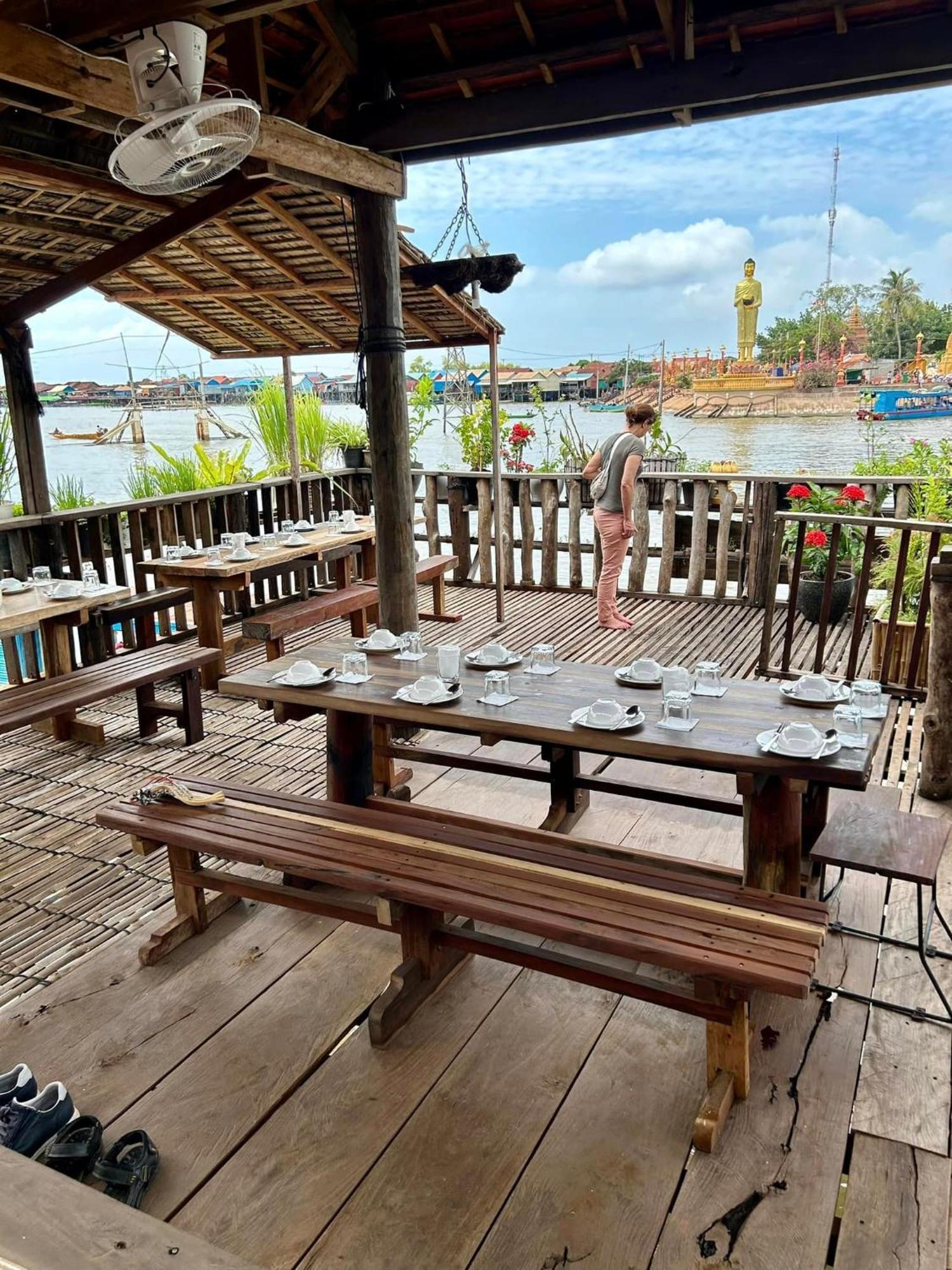 St 63 Home Stay & Tour Kampong Khleang Exterior photo